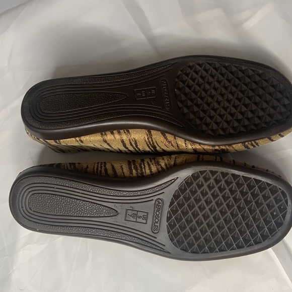 Aerosoles Tiger print women shoe size 9 comfort
Man made - Picture 3 of 4